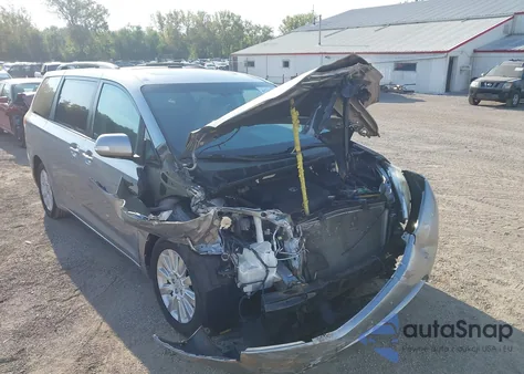 2013 Toyota Sienna Limited 7 Passenger z USA, uszkodzony, nr VIN 5TDDK3DCXDS069170